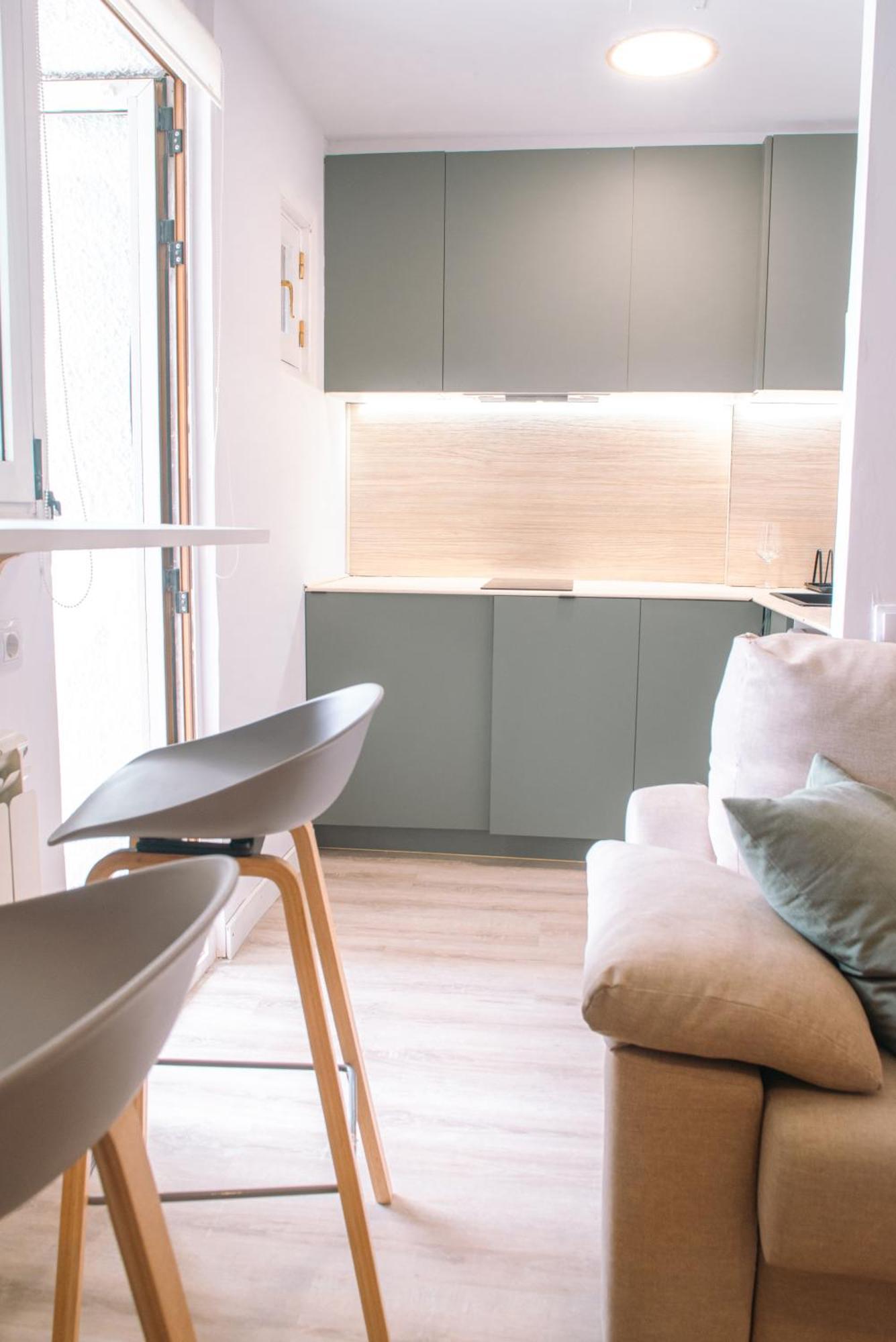 En Luminoso Con Balcon Apartment *